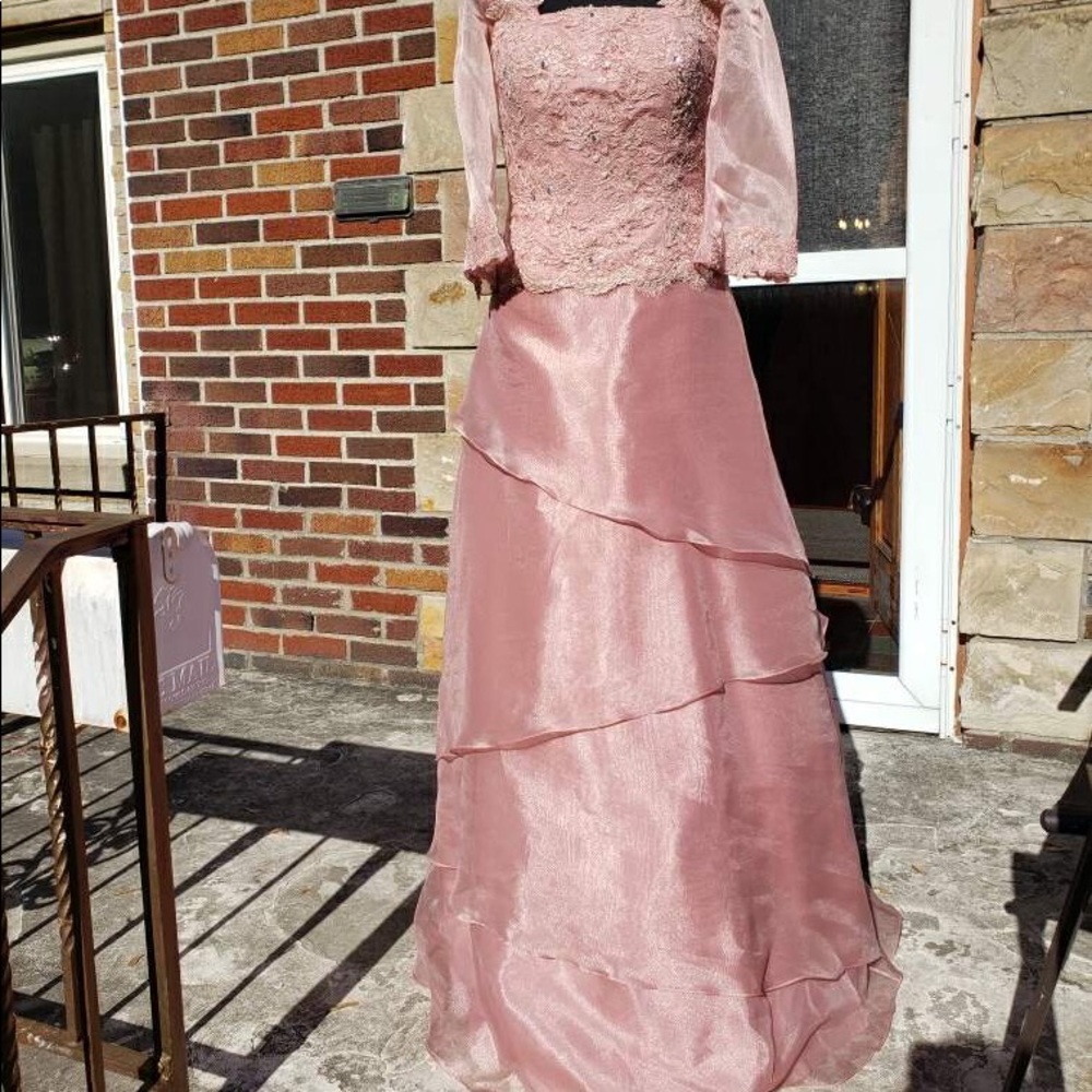 Mon Cheri Dress - Dusty Rose - Picture 2 of 7
